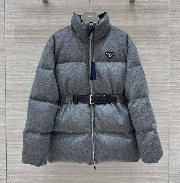 Пуховик Prada женский графитовый 201940