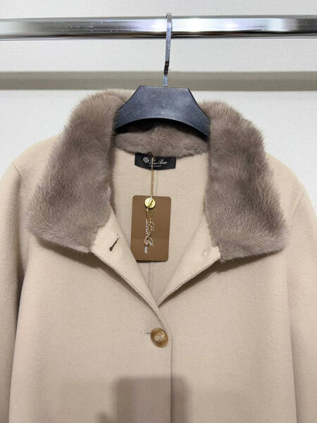 Пальто Loro Piana женский бежевый 129133-2
