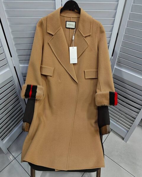 Пальто Gucci женский бежевый 166181