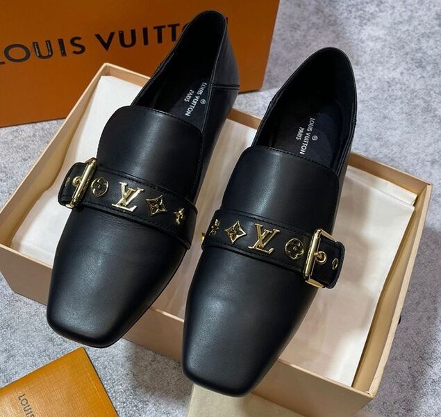 Лоферы Louis Vuitton женский кожа черный 105369