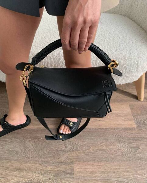 Сумка Loewe женский кожа черный 156070-2