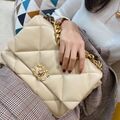 Сумка Chanel (30 см) женский кожа бежевый 73561-9
