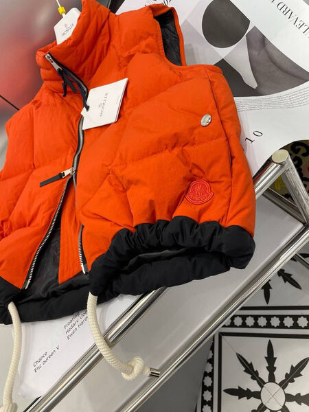 Жилет Moncler женский оранжевый 141352-3