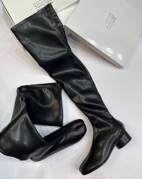 Сапоги ботфорты Maison Margiela женский кожа swift черный 168785