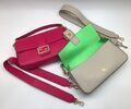 Сумка Fendi Baguette женский кожа бежевый 74668-2