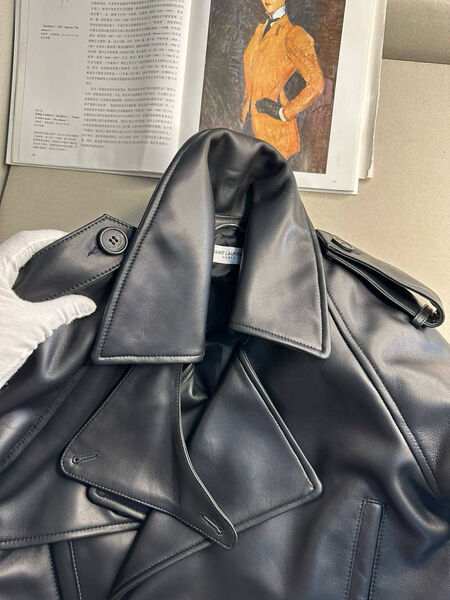 Куртка Saint Laurent женский кожа черный 159547-4