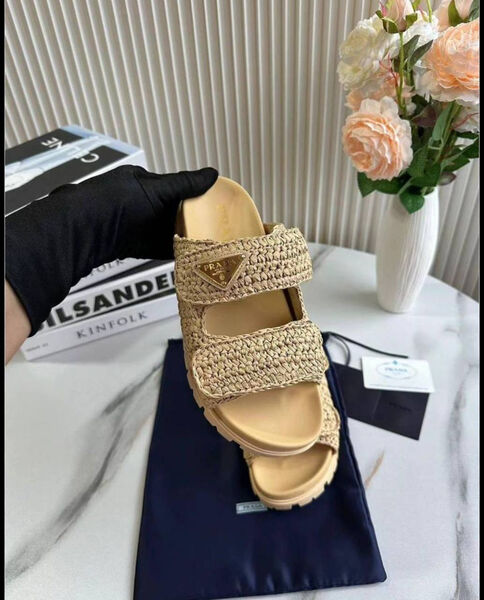 Шлепки Prada женский солома бежевый 155885-2