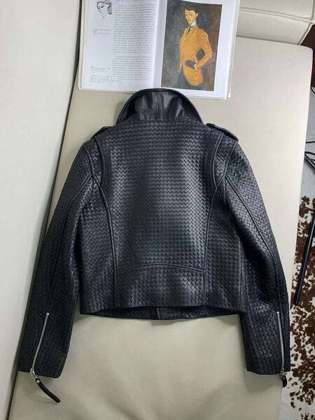 Куртка Bottega Veneta женский кожа черный 159397-4