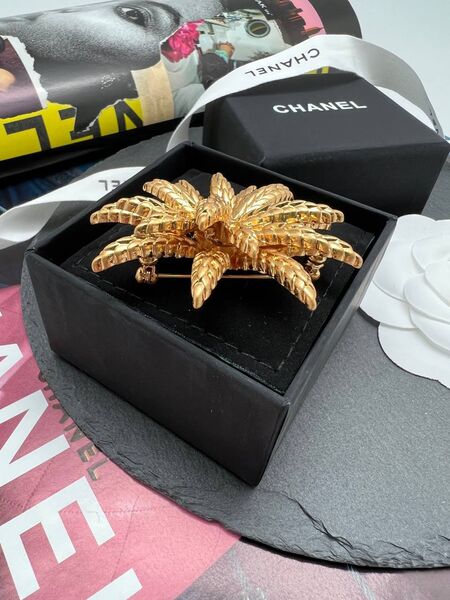 Брошь Chanel бронзовый 175279-2