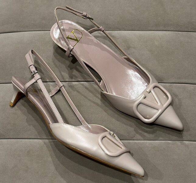 Туфли Valentino женский кожа бежевый 121279