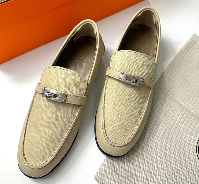 Лоферы Hermès женский кожа бежевый 124320