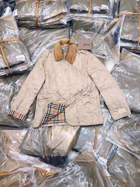 Куртка Burberry женский бежевый 37766-3