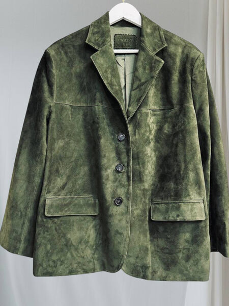 Куртка Prada женский замша болотный 198435