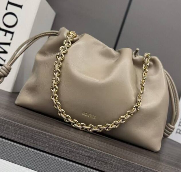 Сумка Loewe женский кожа бежевый 179318