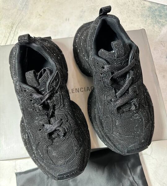 Кроссовки Balenciaga женский черный 137476