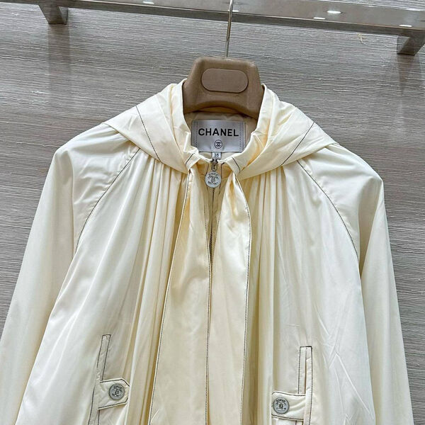 Бомбер Chanel женский бежевый 192559-3