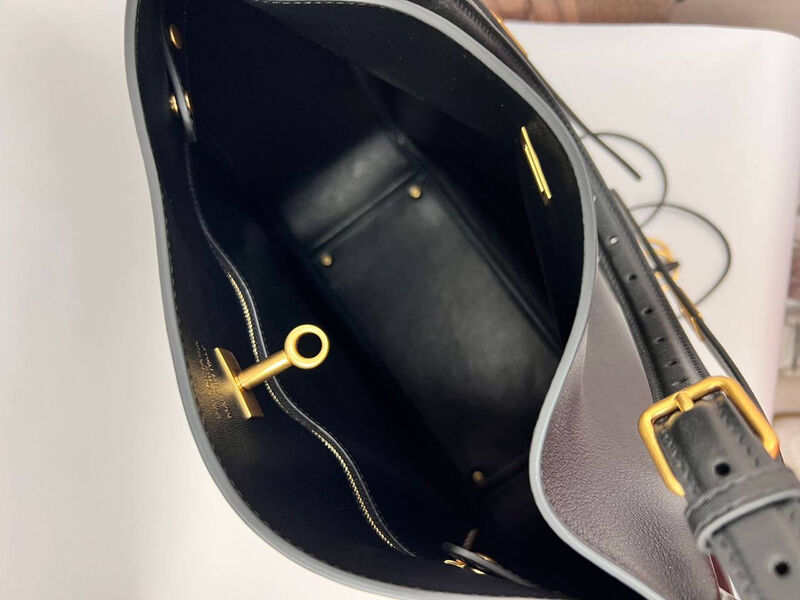Сумка Balenciaga Bel Air Large женский кожа черный 172537-10
