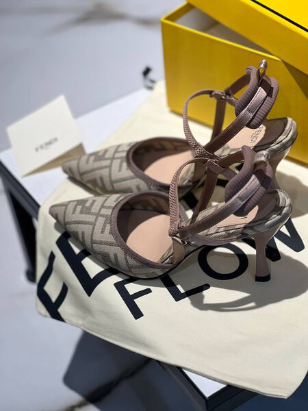 Туфли Fendi женский текстиль бежевый 105119-4