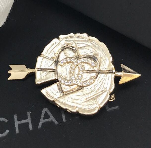 Брошь Chanel 10425