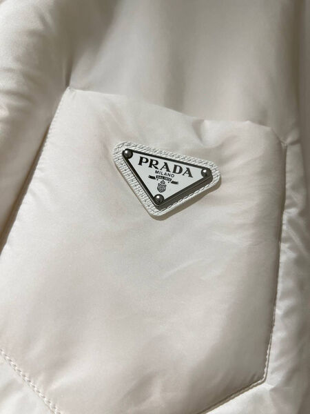 Пуховик Prada женский белый 124120-4