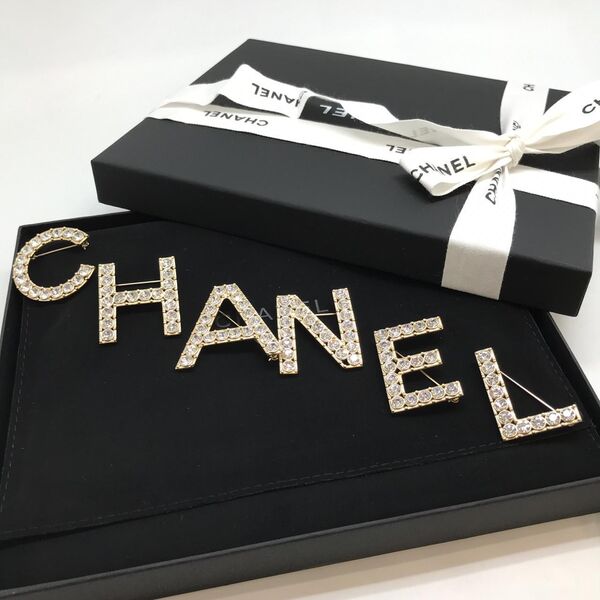 Брошь Chanel 10388