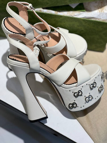 Босоножки Gucci женский кожа белый 107350-2