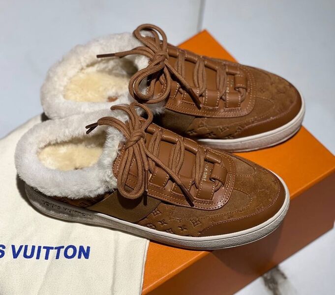 Сникеры Louis Vuitton женский замша 130349