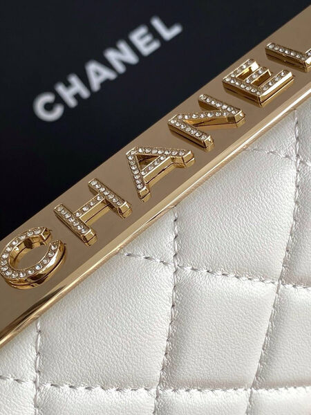 Сумка Chanel женский кожа белый 196551-4