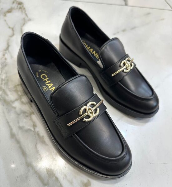 Лоферы Chanel женский кожа черный 104567