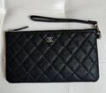 Косметичка Chanel женский кожа черный 154957-1