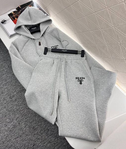 Костюм Prada женский графитовый 163346