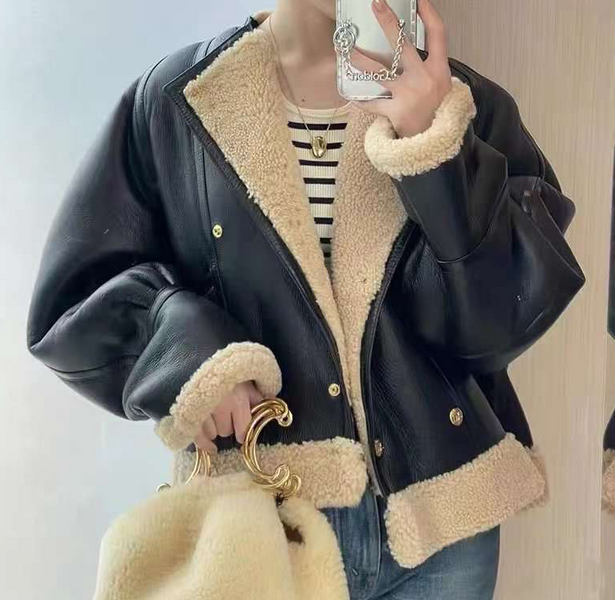 Куртка Celine женский кожа черный 94564