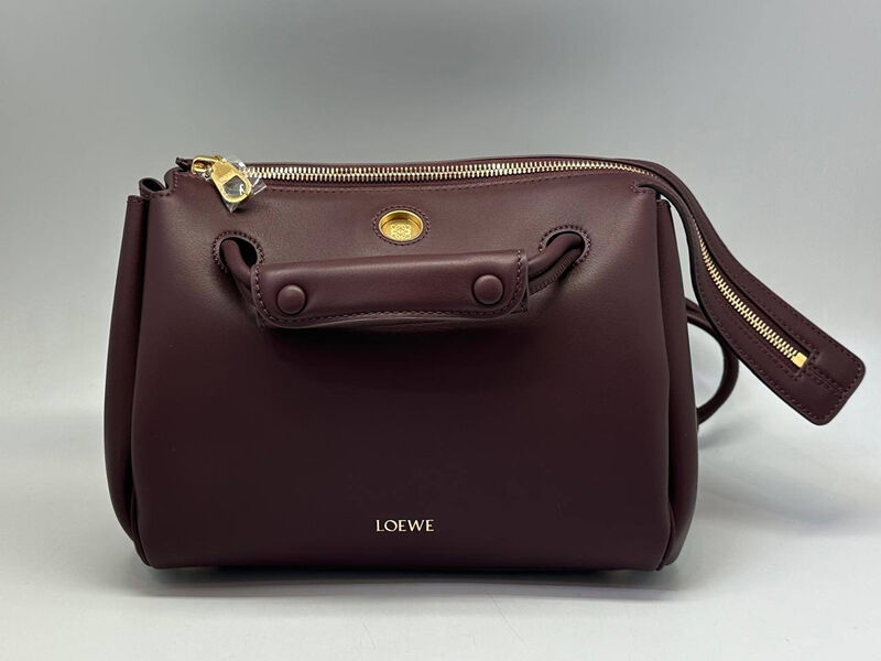 Сумка Loewe женский кожа бордовый 197947