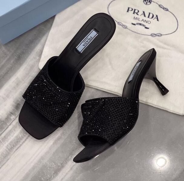 Шлепки Prada женский кожа черный 89979