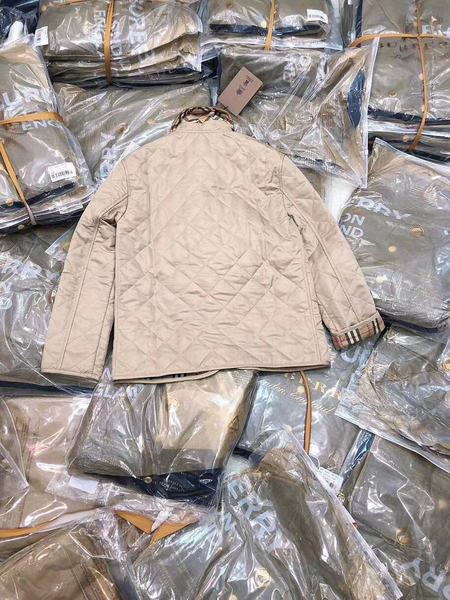 Куртка Burberry женский бежевый 37766-5