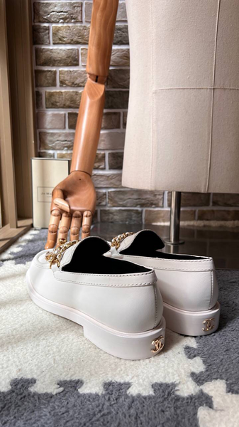 Лоферы Chanel женский кожа белый 39934-8