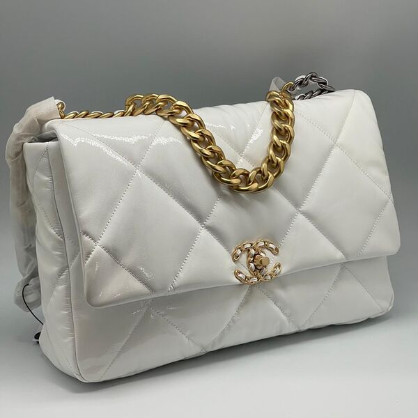 Сумка Chanel 19 ( 36 см) женский кожа белый 73620