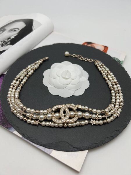 Чокер Chanel молочный 175840