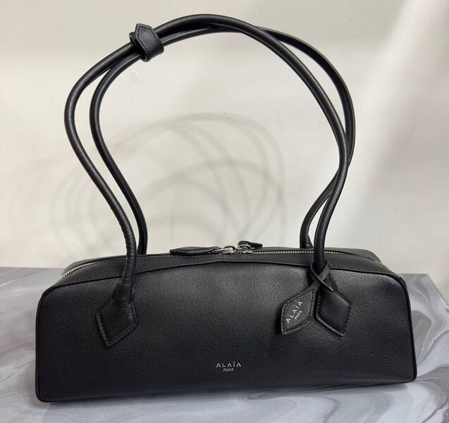 Сумка Alaïa женский кожа черный 153075