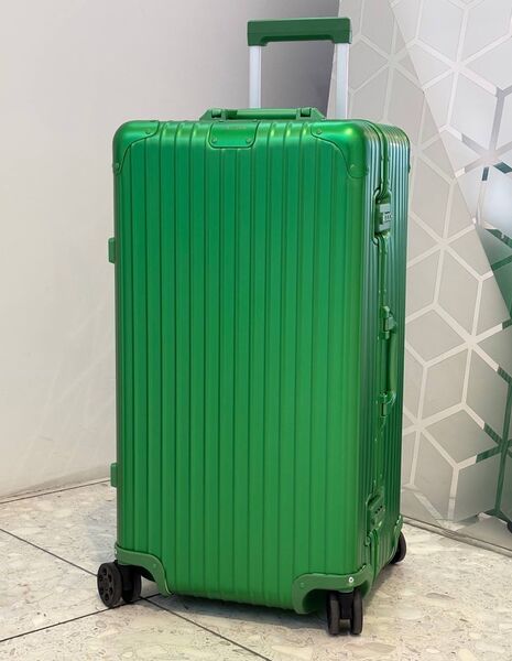 Чемодан Rimowa женский пластик болотный 196081