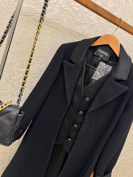 Пальто с жилетом Chanel женский черный 141094-2