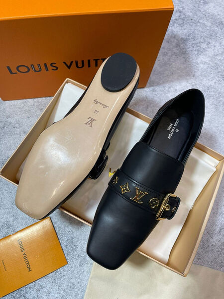 Лоферы Louis Vuitton женский кожа черный 105369-2