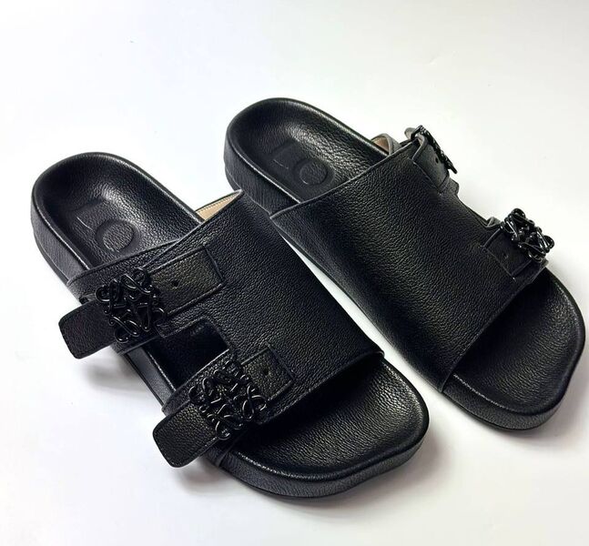 Шлепки Loewe женский кожа черный 154104