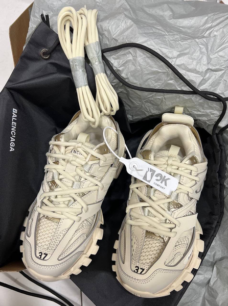 Кроссовки Balenciaga женский кожа бежевый 92596-4