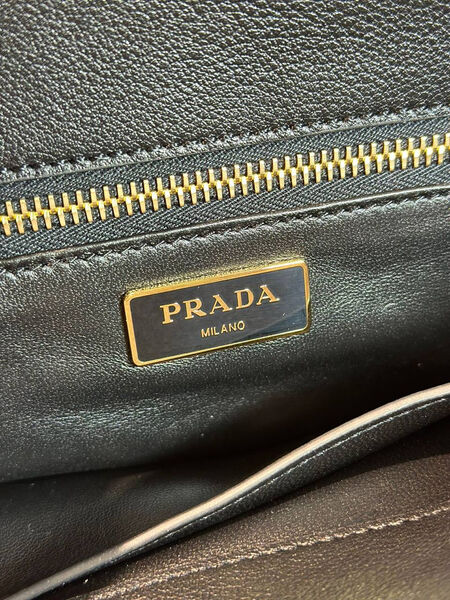 Сумка Prada женский кожа черный 158962-8