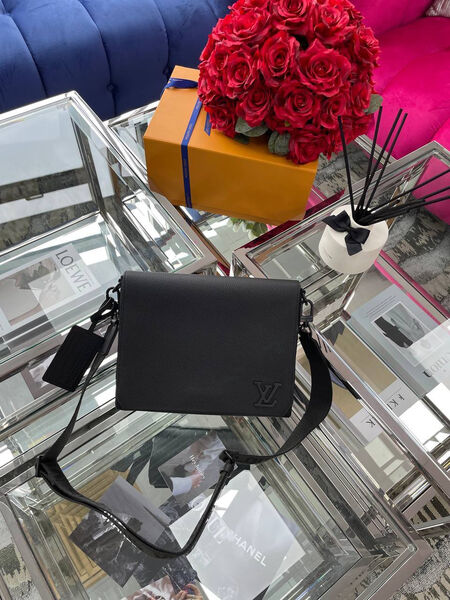 Мужская сумка мессенджер Louis Vuitton мужской кожа черный 77907-7