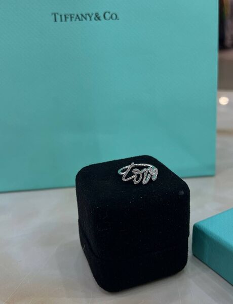 Кольцо Tiffany & Co. женский графитовый 175506-3