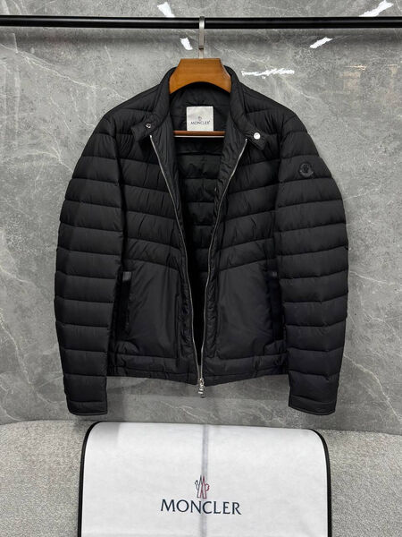Мужская куртка Moncler мужской черный 200988-3