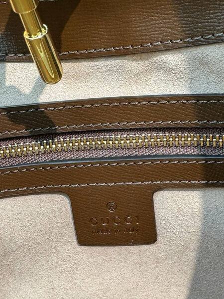Сумка Gucci женский кожа графитовый 137908-10