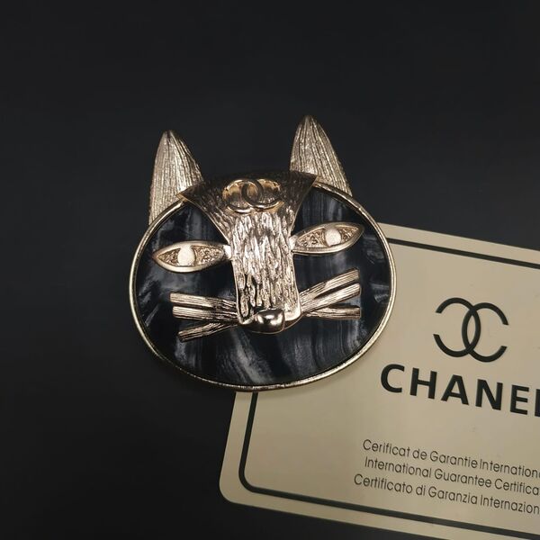 Брошь Chanel 10456